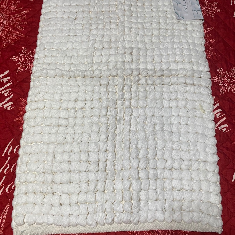 Latitude accent white rug